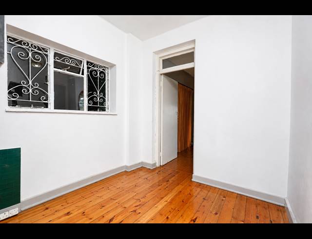 2 BEDROOM APARTMENT FOR SALE IN ESSENWOOD